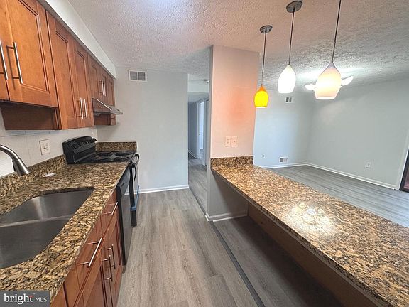 3rd image of 19617 Gunners Branch Rd APT F