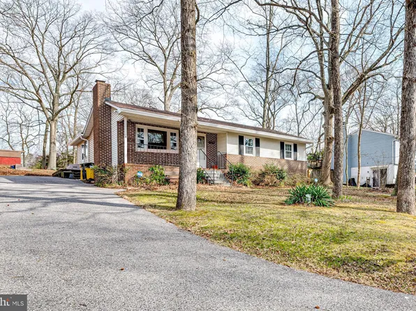 7731 Walters Rd, Pasadena, MD 21122