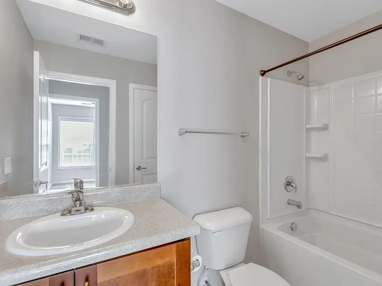 205 Ventura Pl — Photo 7