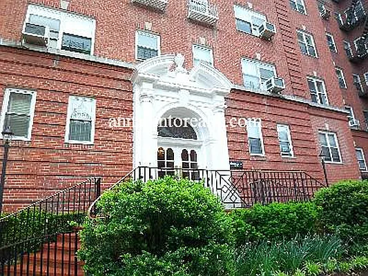 Rented by Anna Pinto Realty | media 10