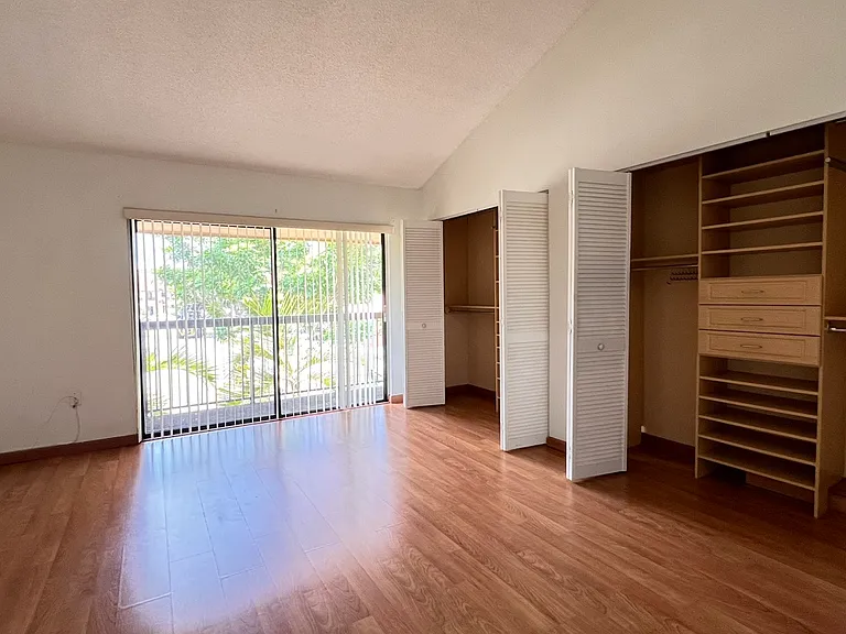 10068 SW 77th Ct — Photo 12