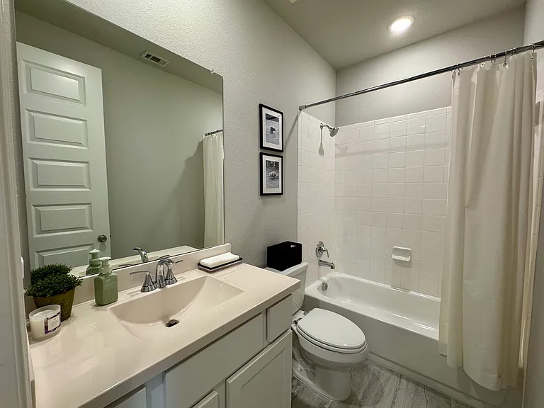 711 Markham Dr — Photo 11