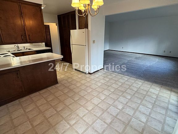 4th image of 15502 NE Glisan St #15514