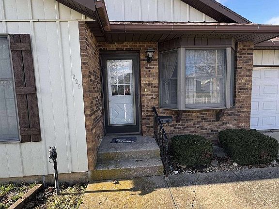 5th image of 229 1st Ave N
