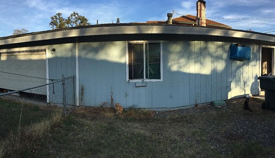 2nd image of 1195 Los Robles Blvd