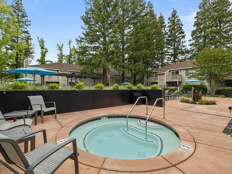 Sutter Station Apartments — Photo 26