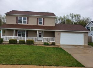 201 Walnut Crossing Dr, Walkerton, IN 46574