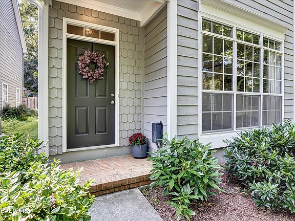 3rd image of 1112 Milam Cir