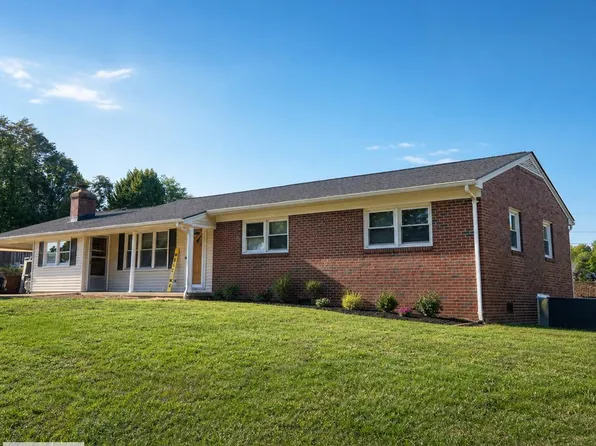 100 Woodside Rd, Danville, VA 24540