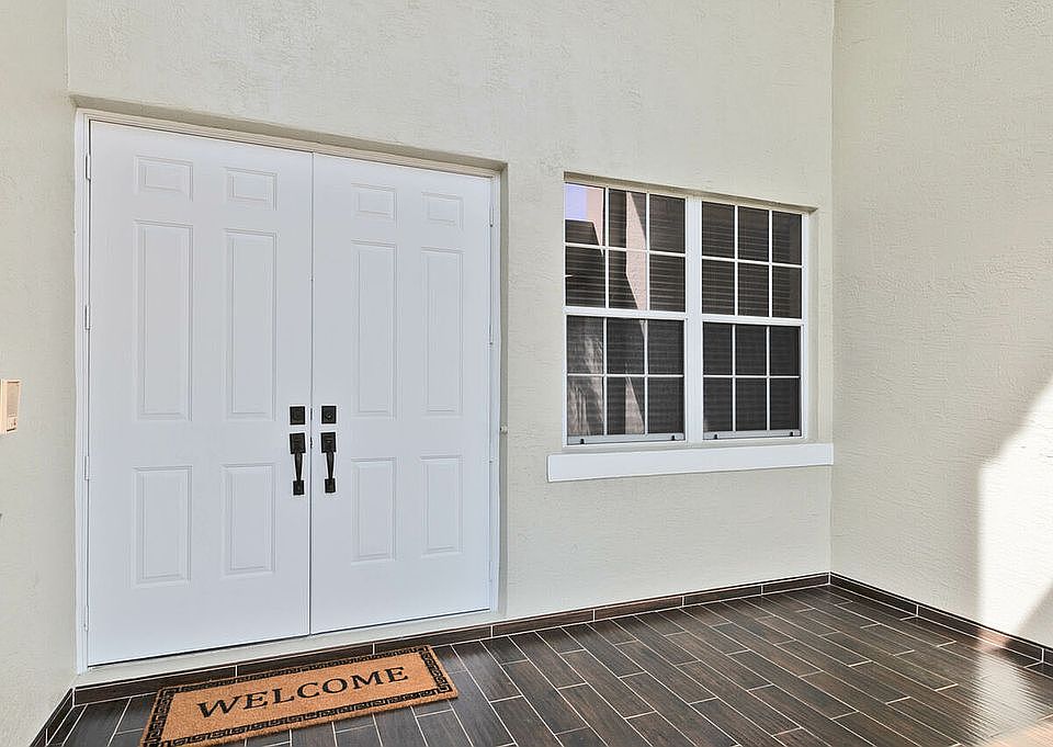 1st image of 340 SW 187th Ave
