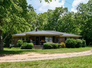 44 Groaning Rock Rd, Commerce, GA 30530