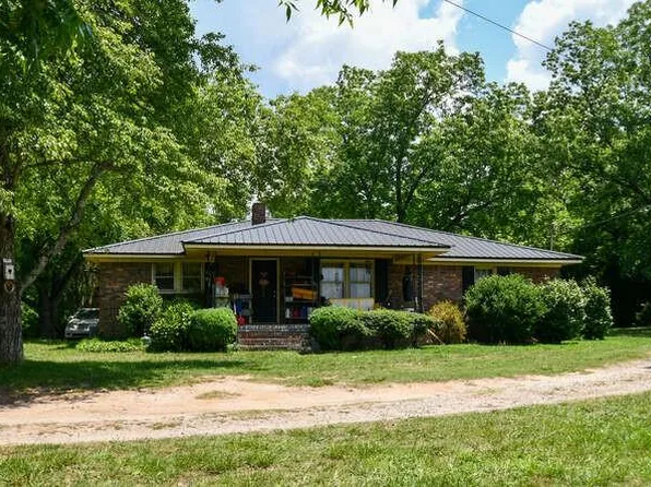 44 Groaning Rock Rd, Commerce, GA 30530