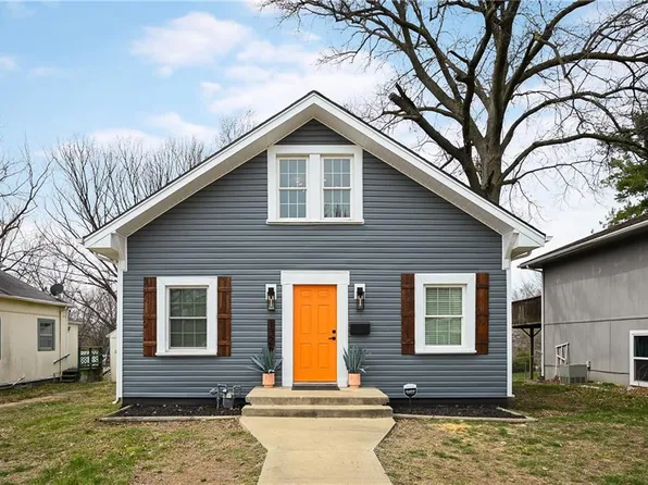 1326 S Spring St, Independence, MO 64055