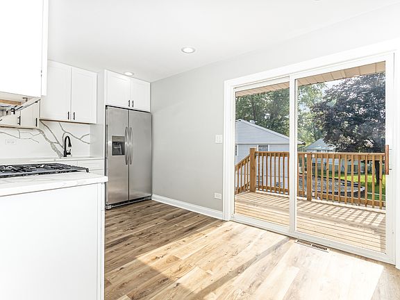 5th image of 3525 John St