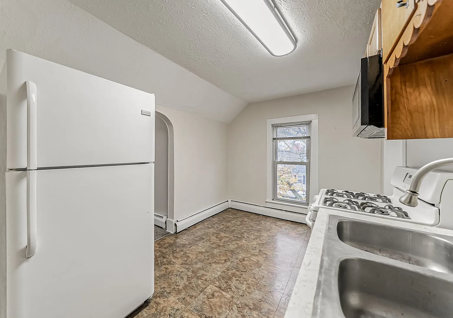 870 S. Main Street — Photo 3