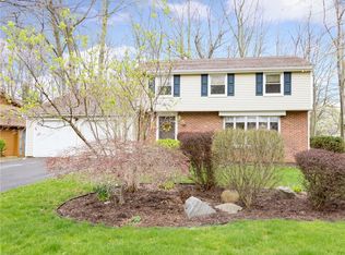 220 Crossroads Ln, Rochester, NY 14612