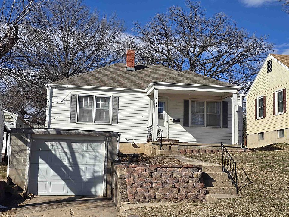 1st image of 229 E 12th St