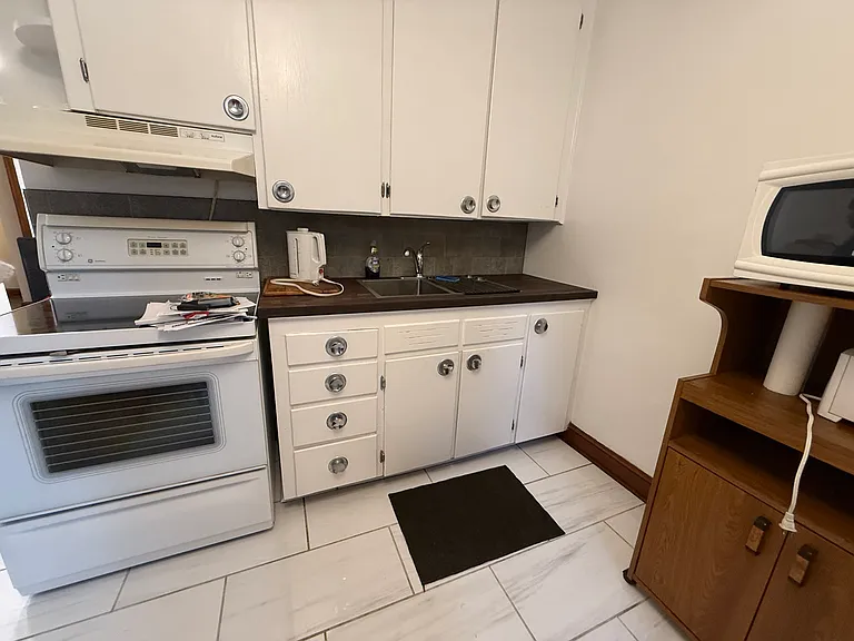 69 Whittaker St #2 — Photo 27