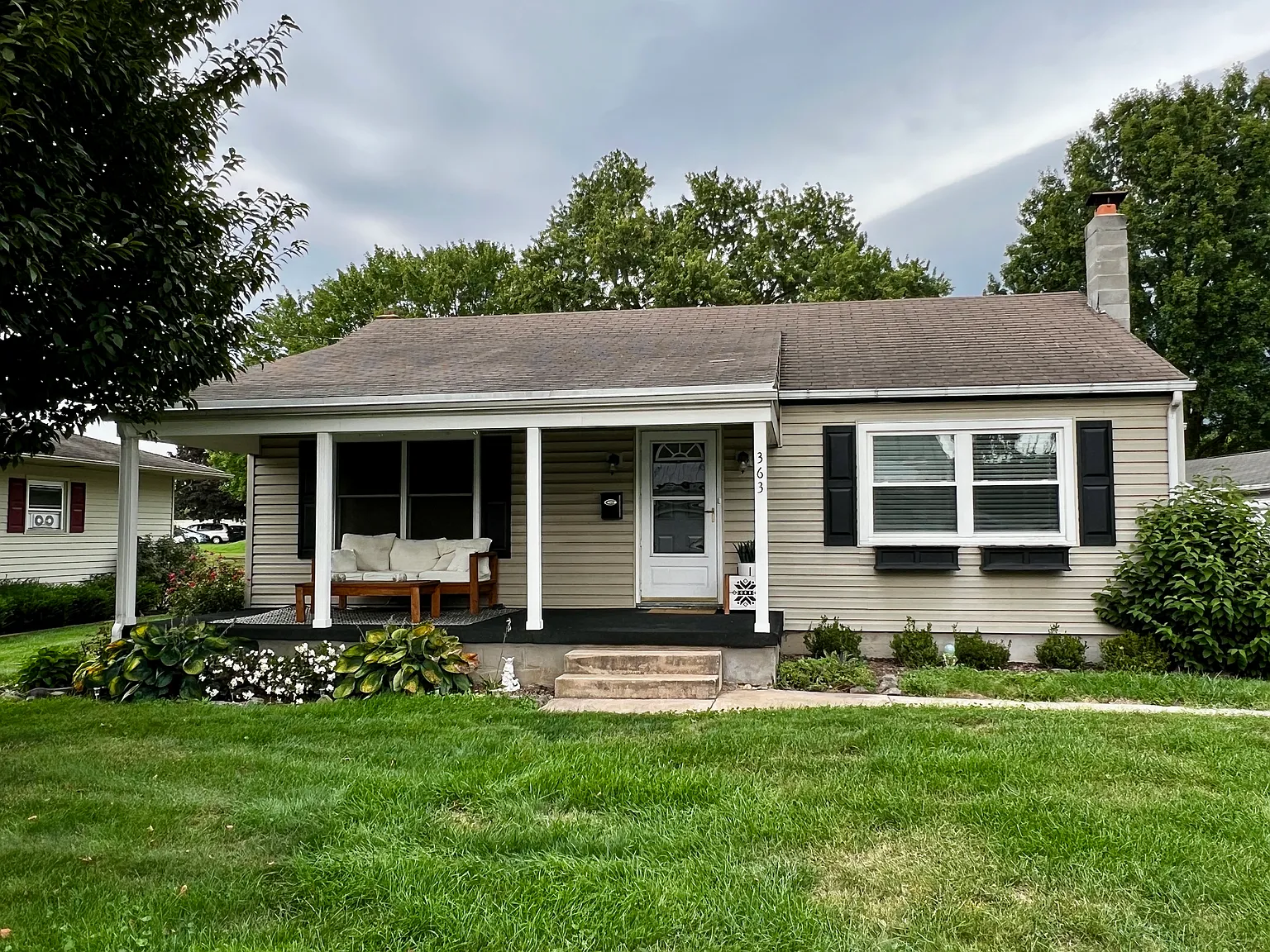 3 bed, $2,000 — Photo 1