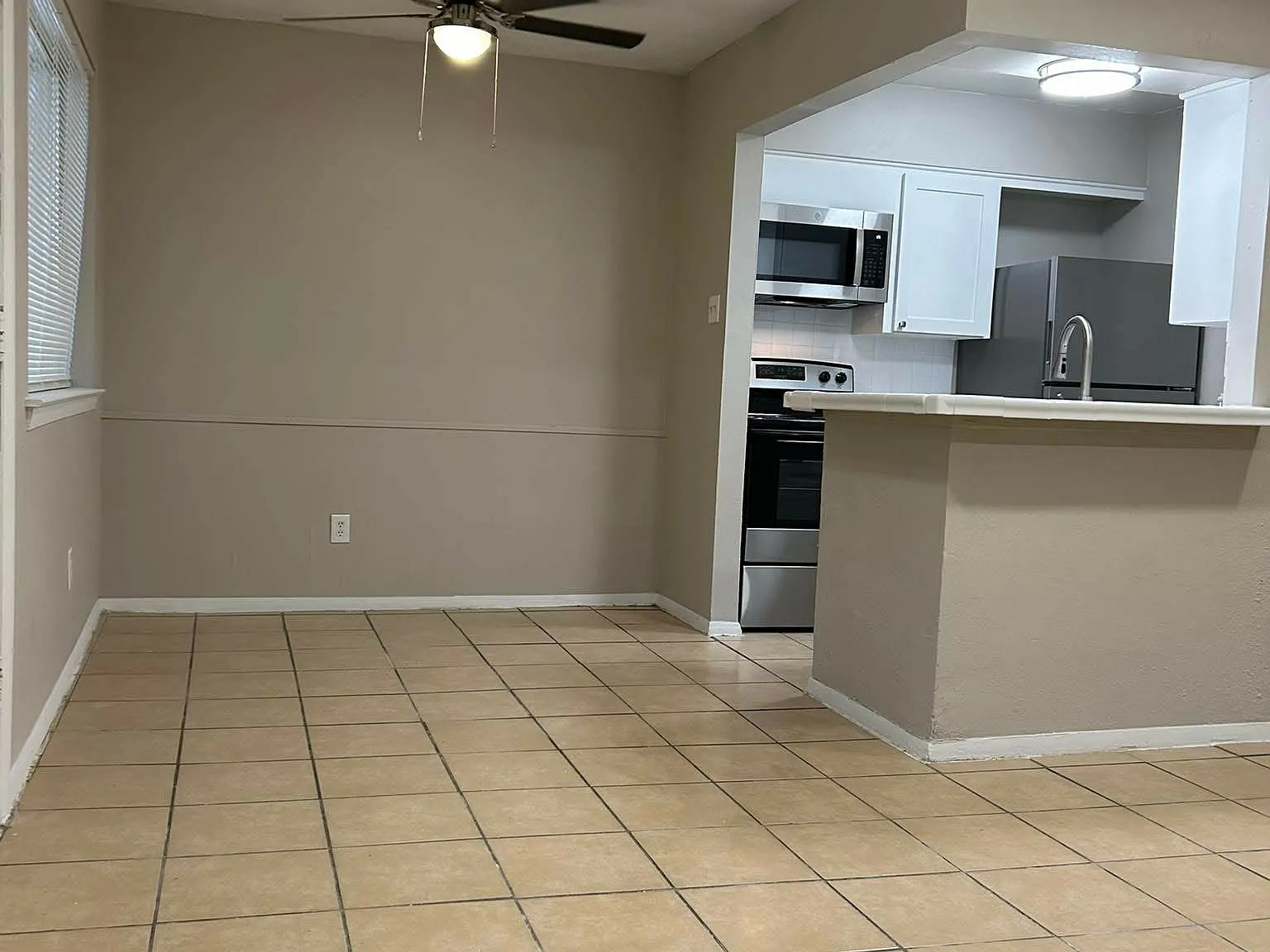 Oak Park Apartments — Photo 1