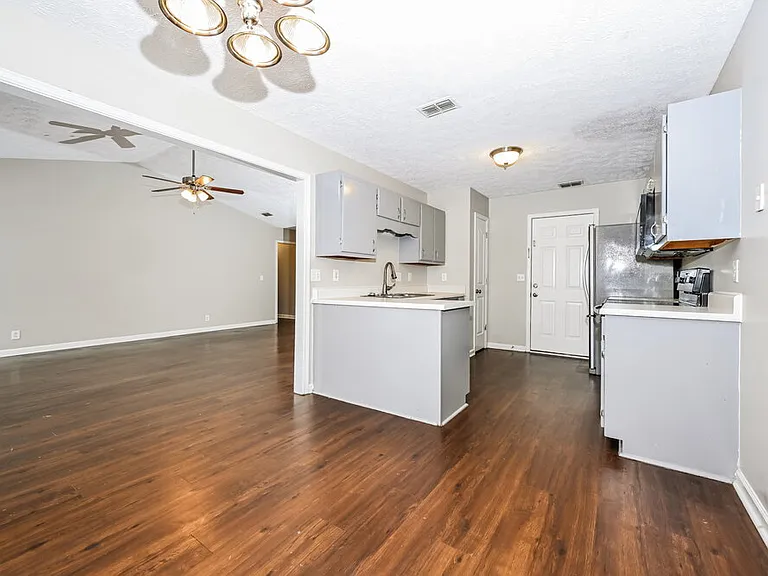 2911 Boyle Ct — Photo 7