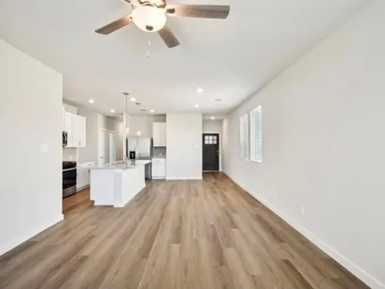 9450 Herons Preserve — Photo 7