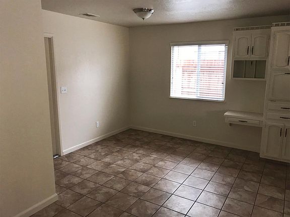 4th image of 2316 S Redwood Dr