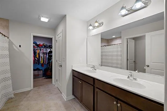 990 Holland Loop — Photo 11