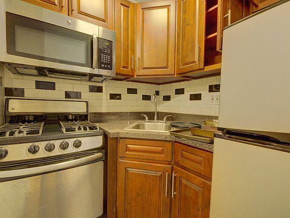 5th image of 251 W 26th St APT 2A