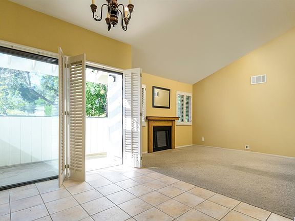 4th image of 10500 Sunland Blvd Unit 6