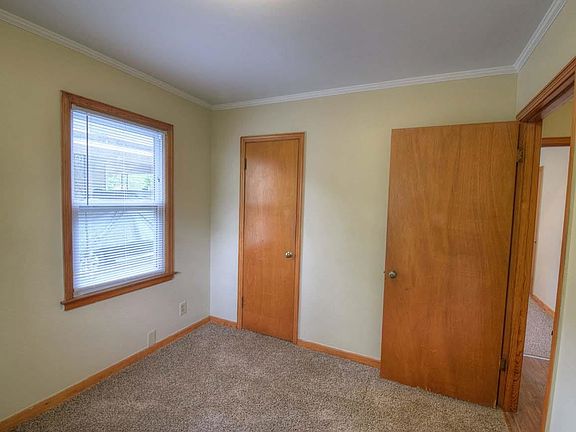 5th image of 4091 Southlawn Ave