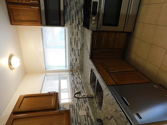 2nd image of 1304 Bluff Ave #1304