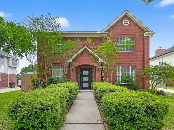 211 Aberdeen St, Stafford, TX 77477