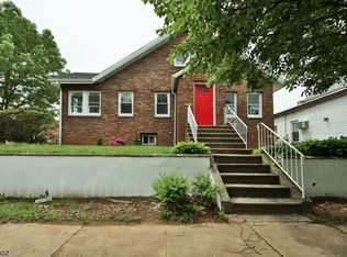25 Davey St, Bloomfield, NJ 07003