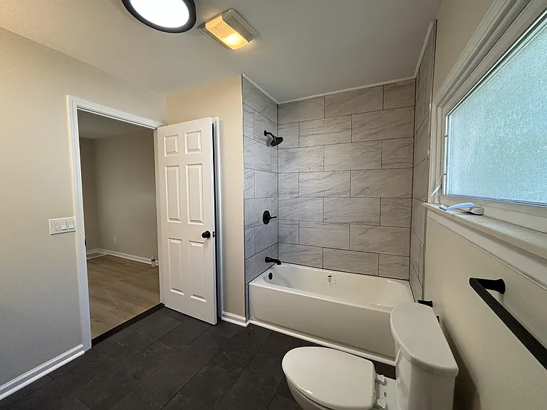 1470 Donovan St — Photo 1