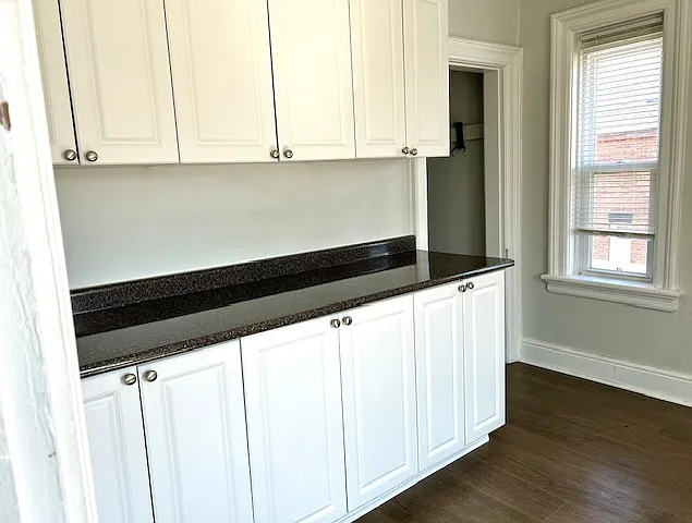 30 Wellington St W #2 — Photo 10