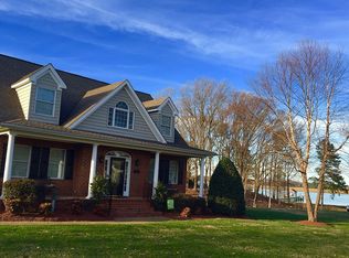 10 Waterview Cir, Smithfield, VA 23430