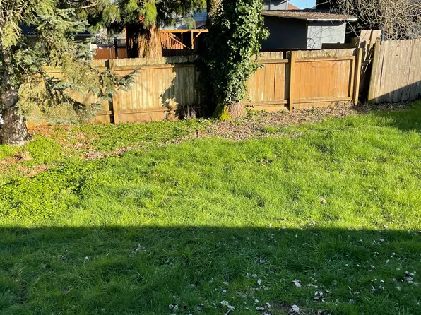 9724 5th St NE #B, Lake Stevens, WA 98258