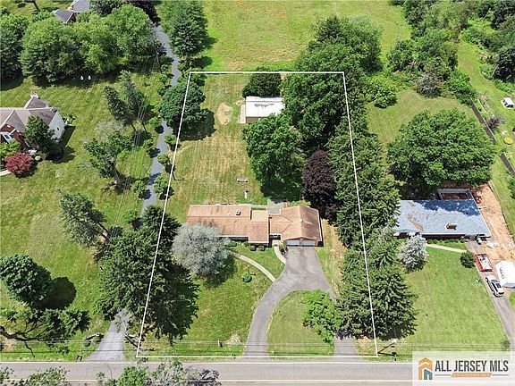 2nd image of 44 Burnt Hill Rd