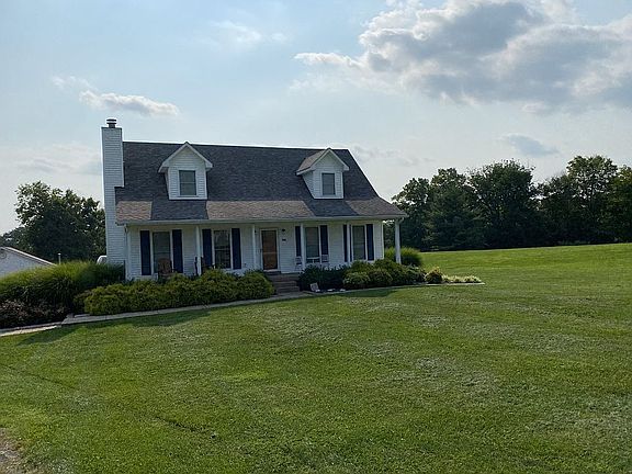 4th image of 380 Meadow Lake Dr