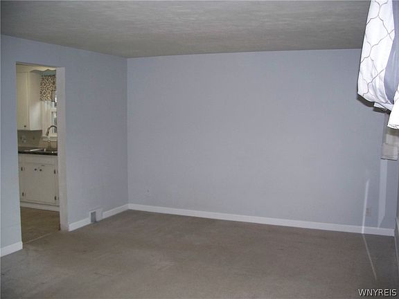 4th image of 271 Seton Rd