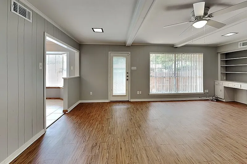 3 bed, 2.5 bath, 2050 sqft, $2,695 — Photo 4