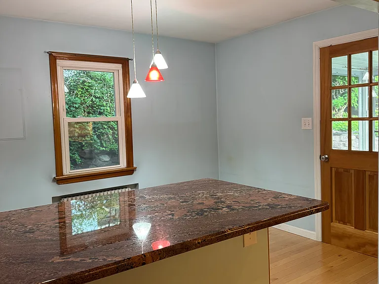 243 Donaldson Ave — Photo 7