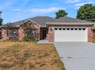 415 Merril Dr, Benton, AR 72015