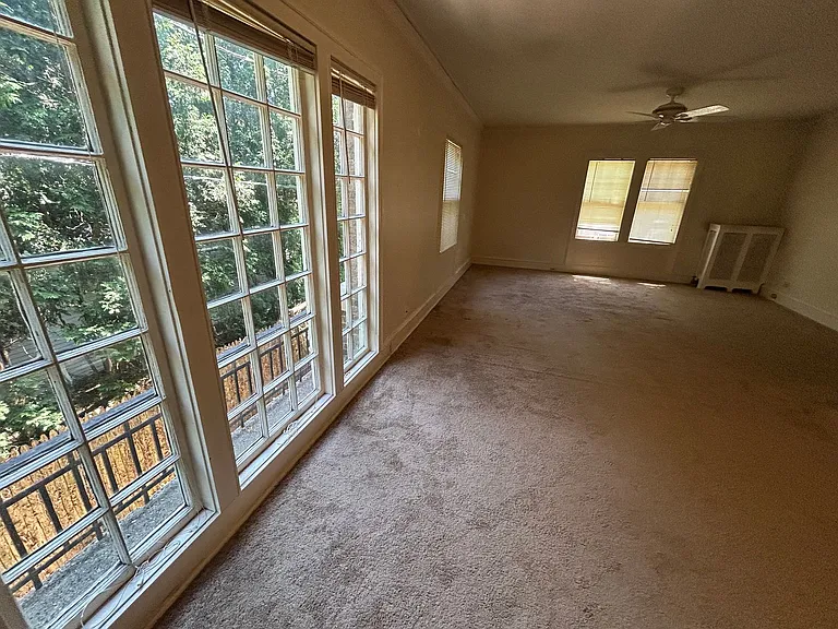 2114 E Woodstock Pl — Photo 8