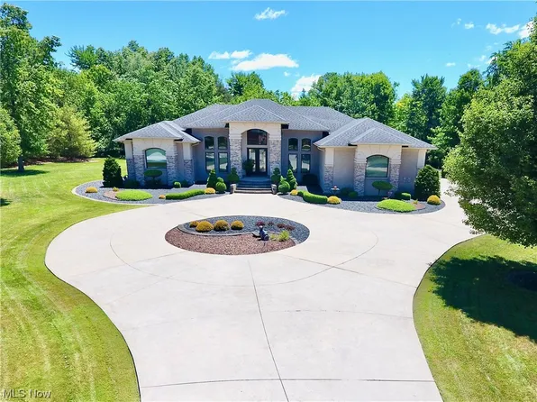 65 Cherry Hill Ct, Canfield, OH 44406