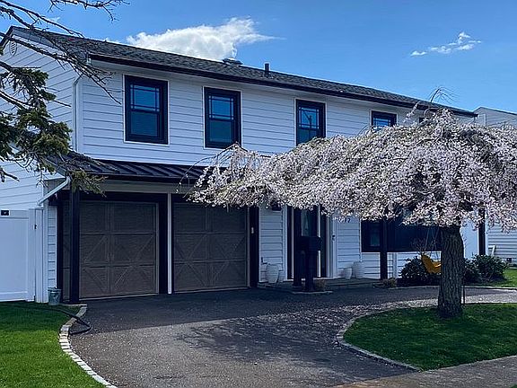 4th image of 972 Gerry Ave