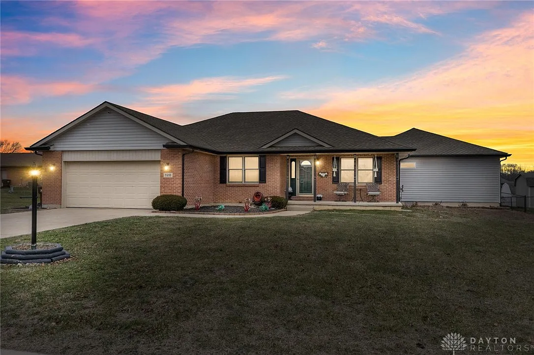 120 Cousins Dr photo 1