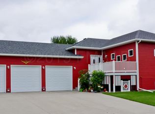 5421 11th St S, Fargo, ND 58104