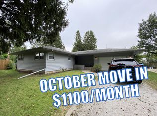 4 Meadow Ct, Champaign, IL 61821